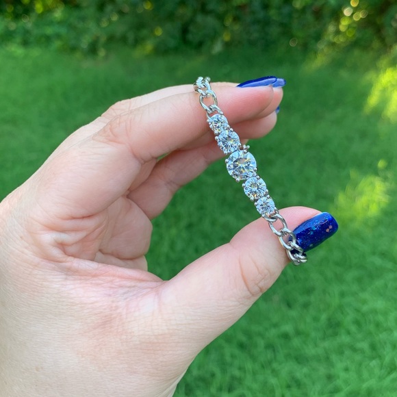 Quality Rhinestone Chain Bracelet - Picture 3 of 16